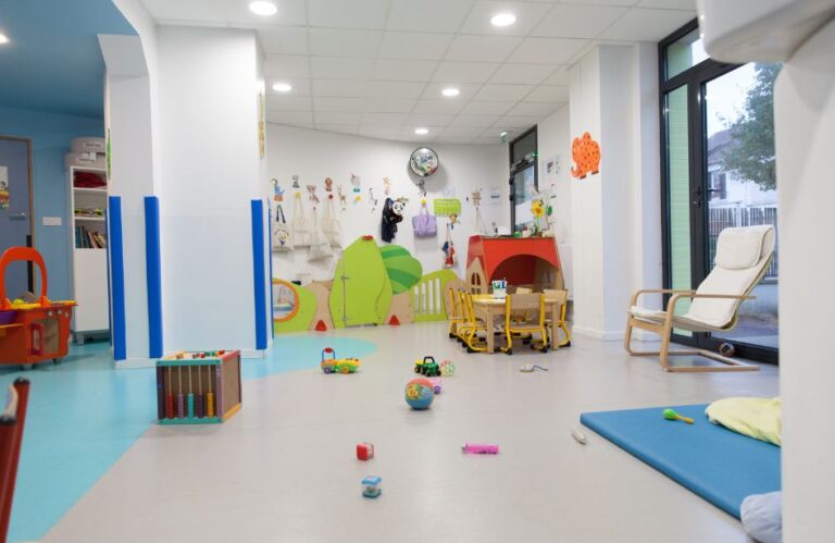 microcreche a2pas mantes bleu 03 768x499