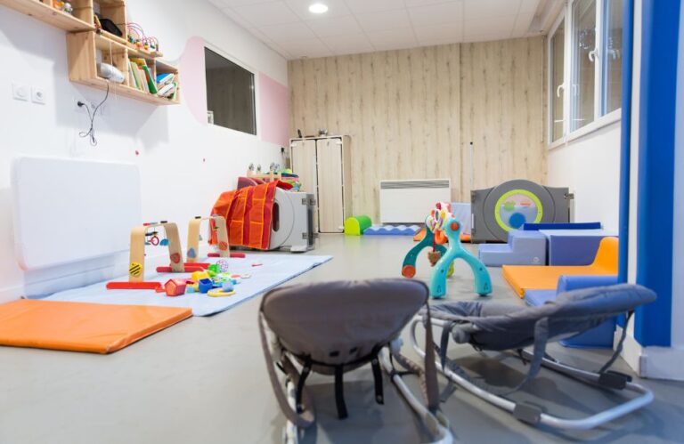 microcreche a2pas satrouville rose 02 768x499