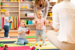 qui s'occupe de vos enfants en crèche
