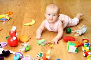 Les sorties et jeux en extérieur sont-ils maintenus ou adaptés en crèche